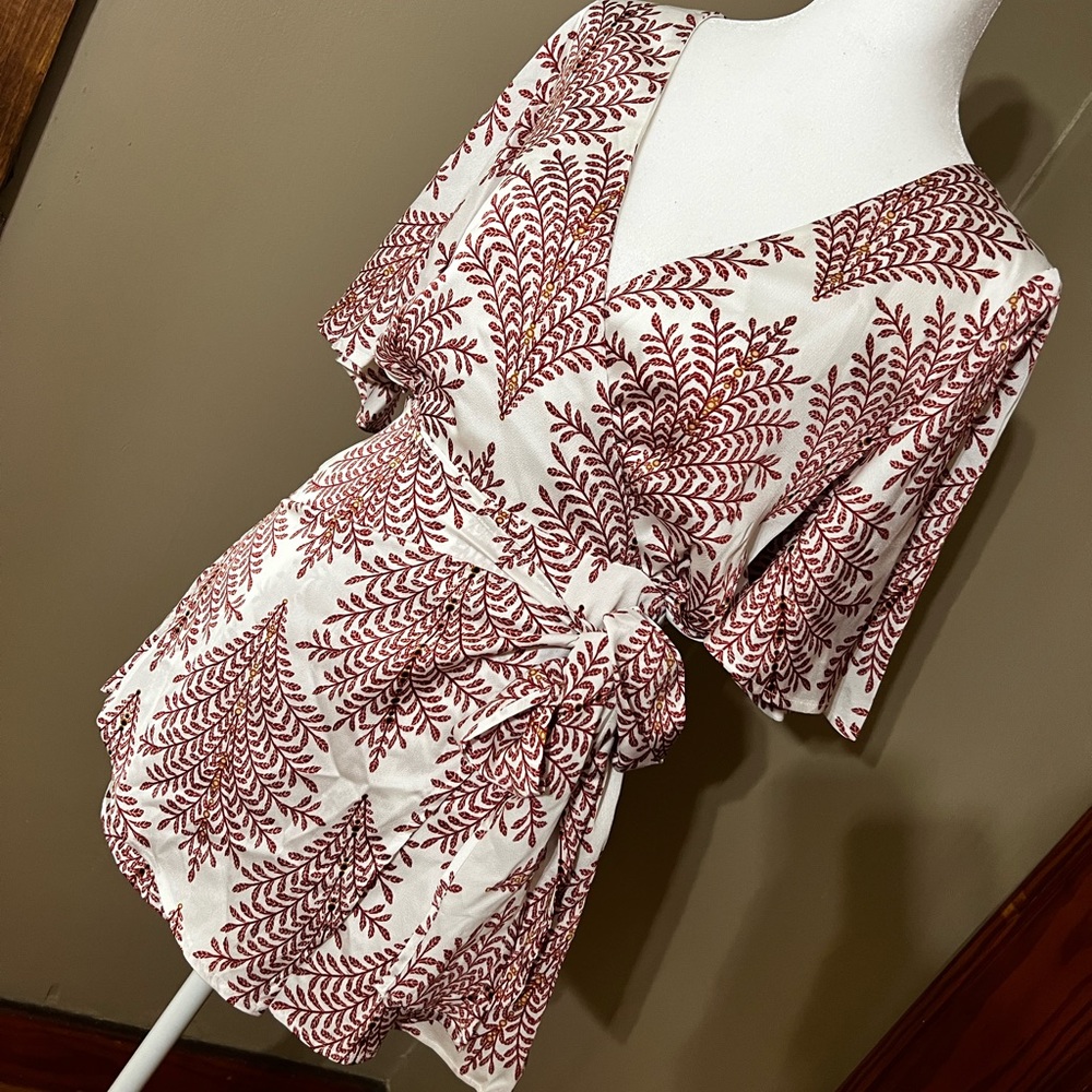 Selfie Leslie White and Red Printed Romper